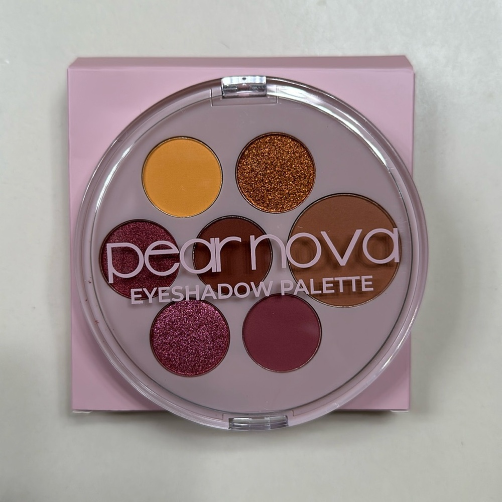 Pear Nova Eyeshadow Palette